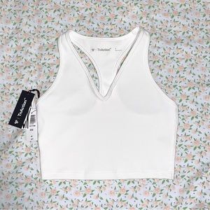 Brand new Aritzia TNA action White Women's Crop top